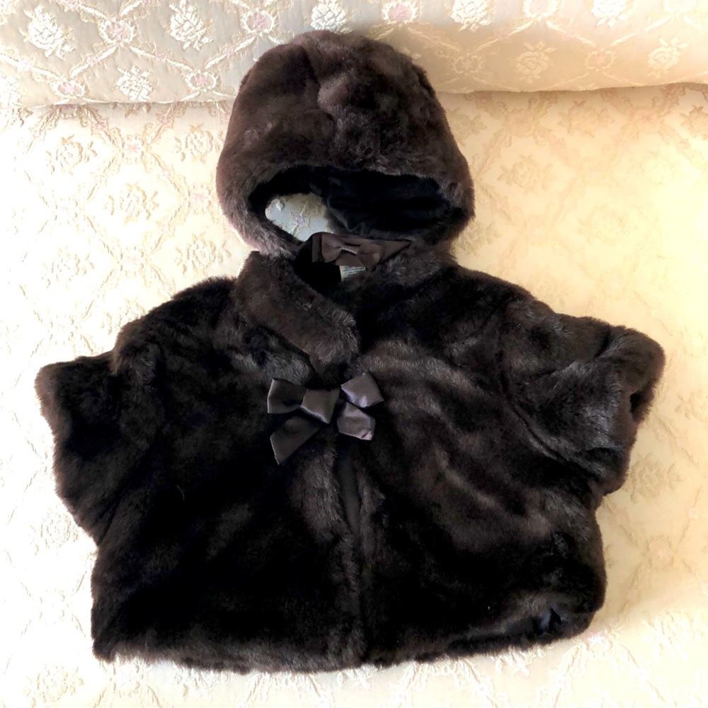 Baby Gap Faux fur Cape with matching Hat